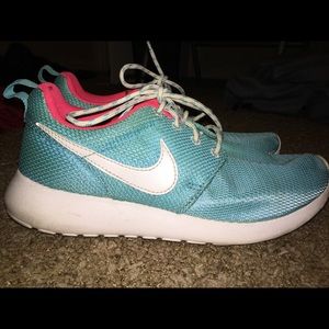 Tiffany blue Roshes